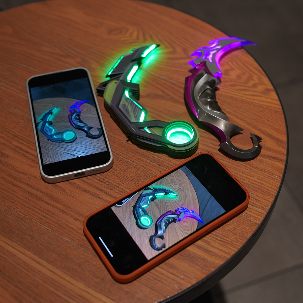 Acrylic Glow-in-the-Dark Toy Model Glowing Weapon Model Toy Claw Knife Toy Claw Knife Model Glowing Claw Knife | FREE SHIPPING