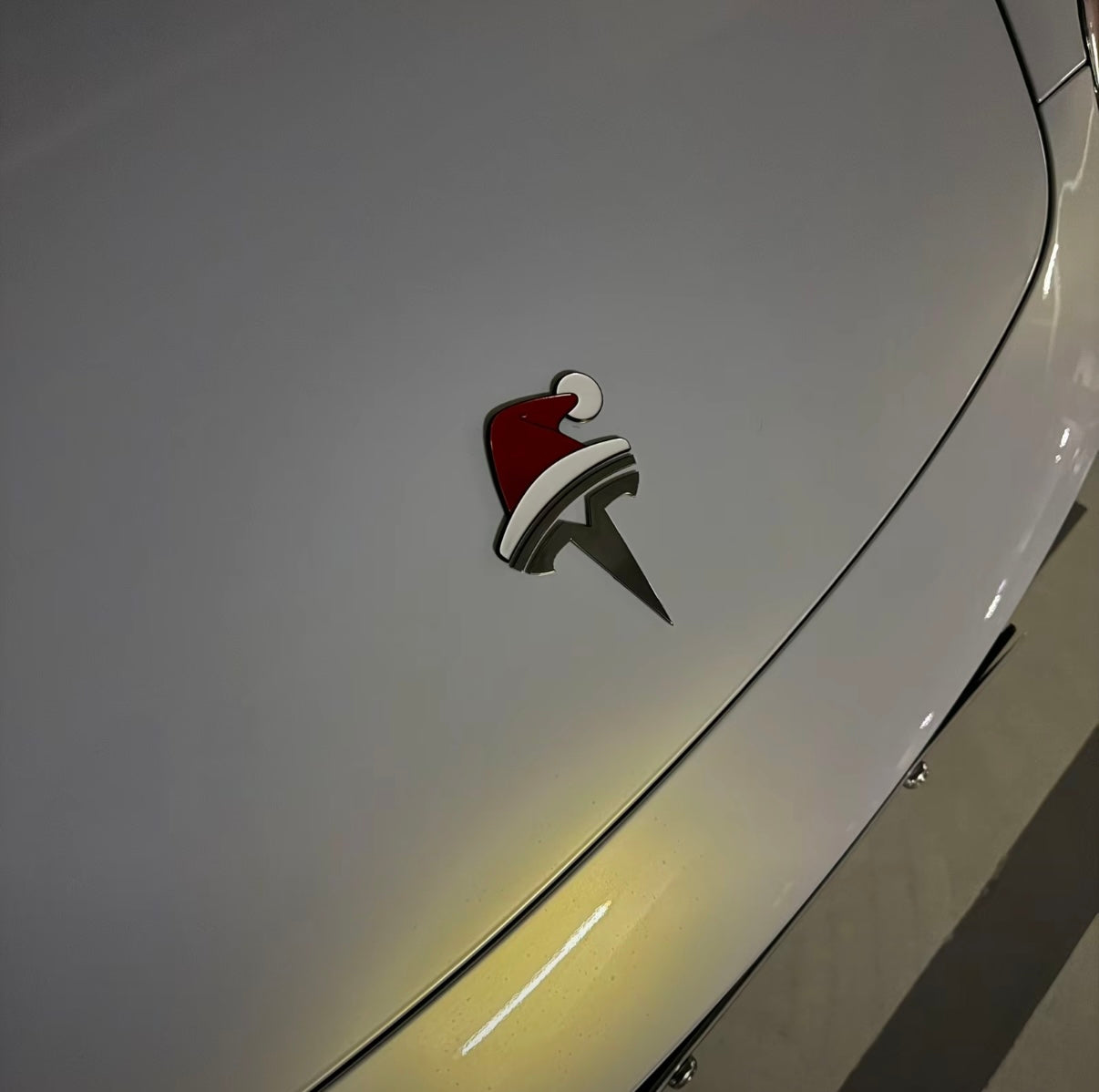 🎅 Santa Hat 3D Car Emblem Sticker