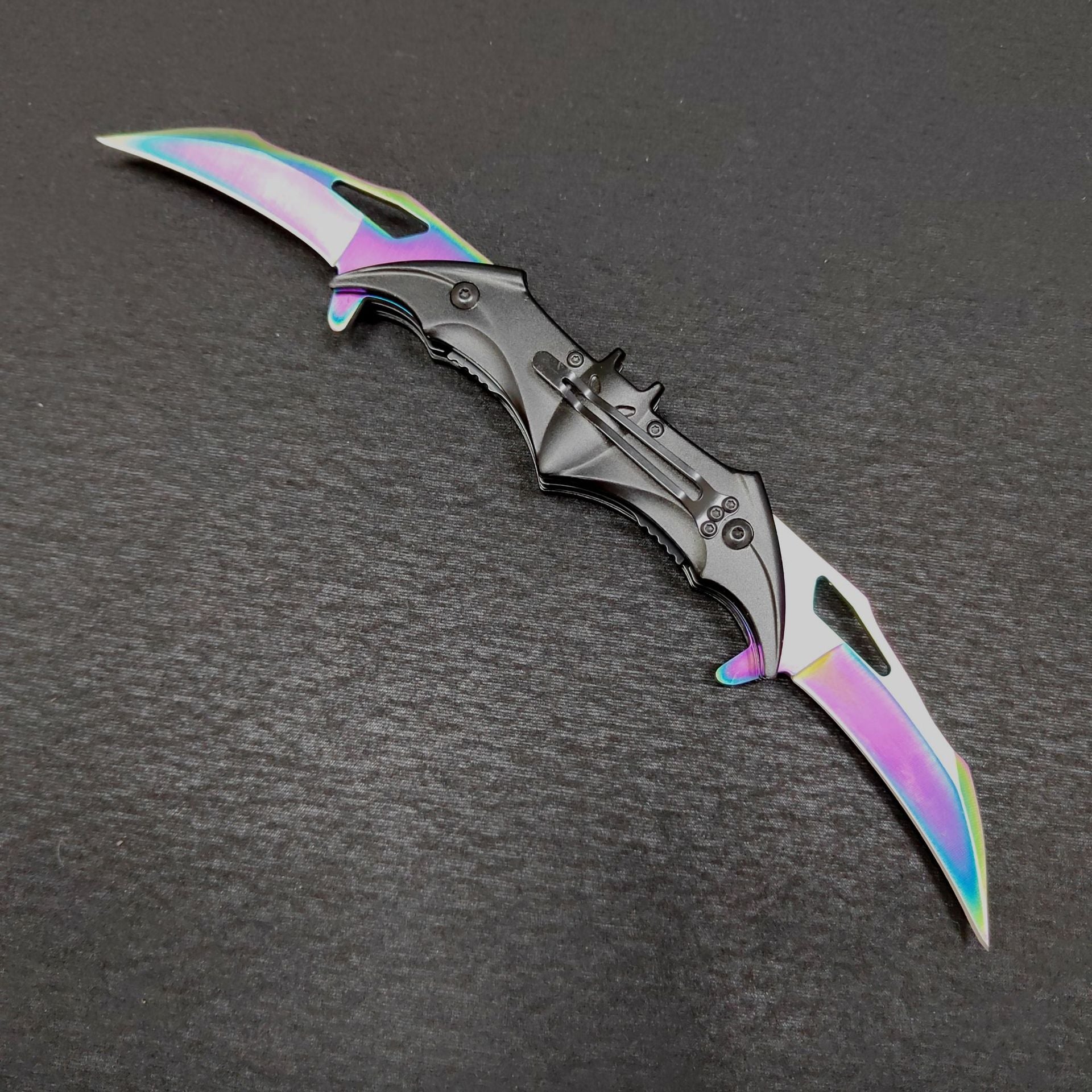 Batman-Style Dual Blade Folding Knife 🦇 – Outdoor Butterfly Bat Knife