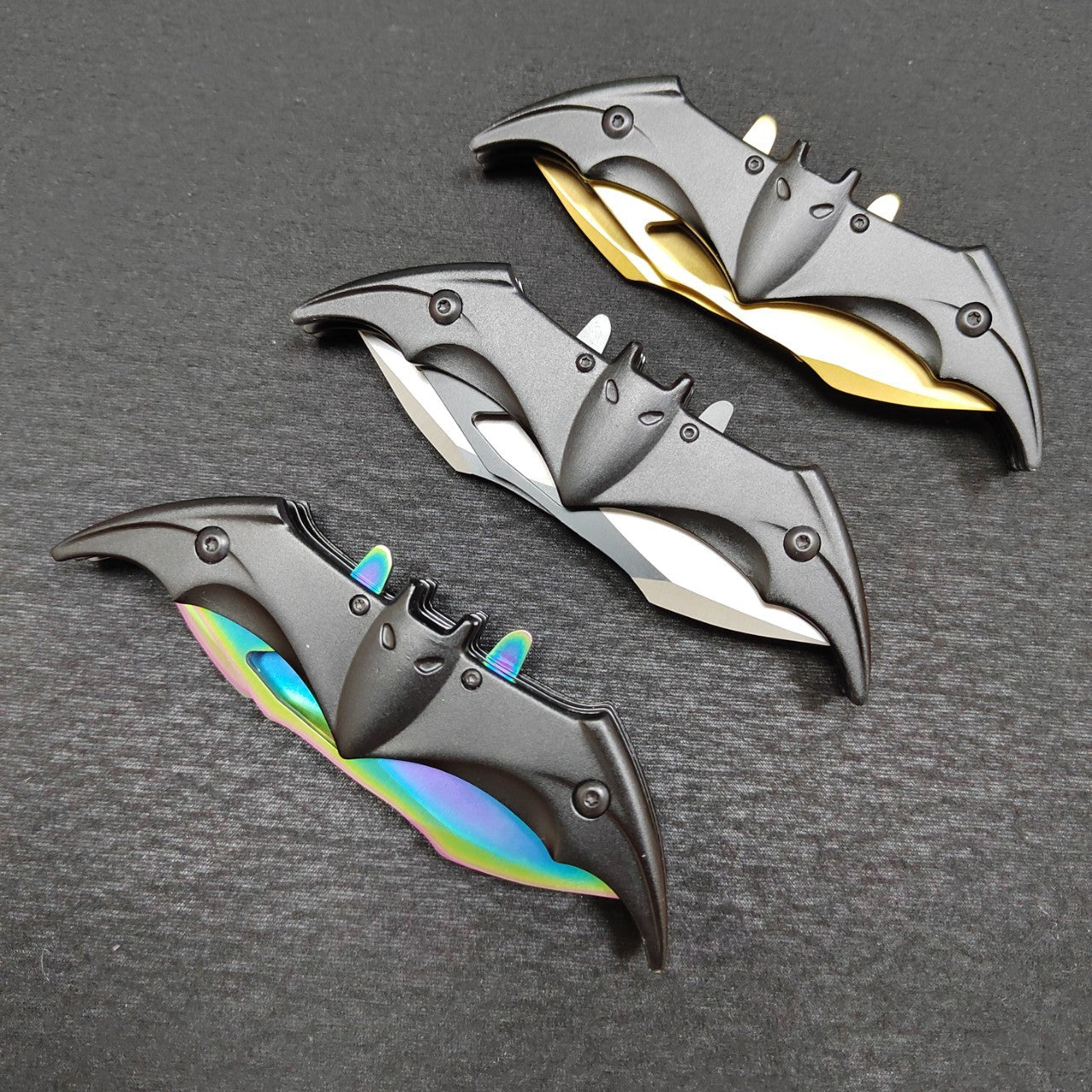 Batman-Style Dual Blade Folding Knife 🦇 – Outdoor Butterfly Bat Knife