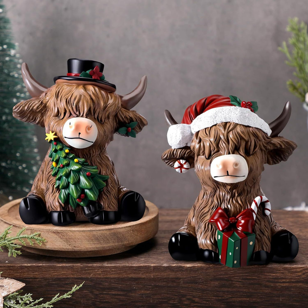 🎄 Highland Cow with Gift – Adorable Christmas Tabletop Statue for Cozy Holiday Décor