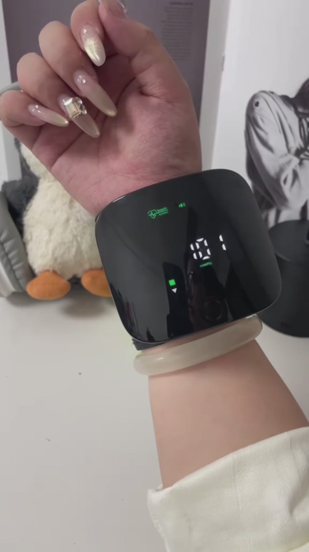Wrist Blood Pressure Monitor Led Display,Touch Screen Wrist Blood Pressure Cuff 99x2 Reading Memory Wrist Bp Monitor with Carrying Case,Health Monitoring Adjustable | FREE SHIPPING