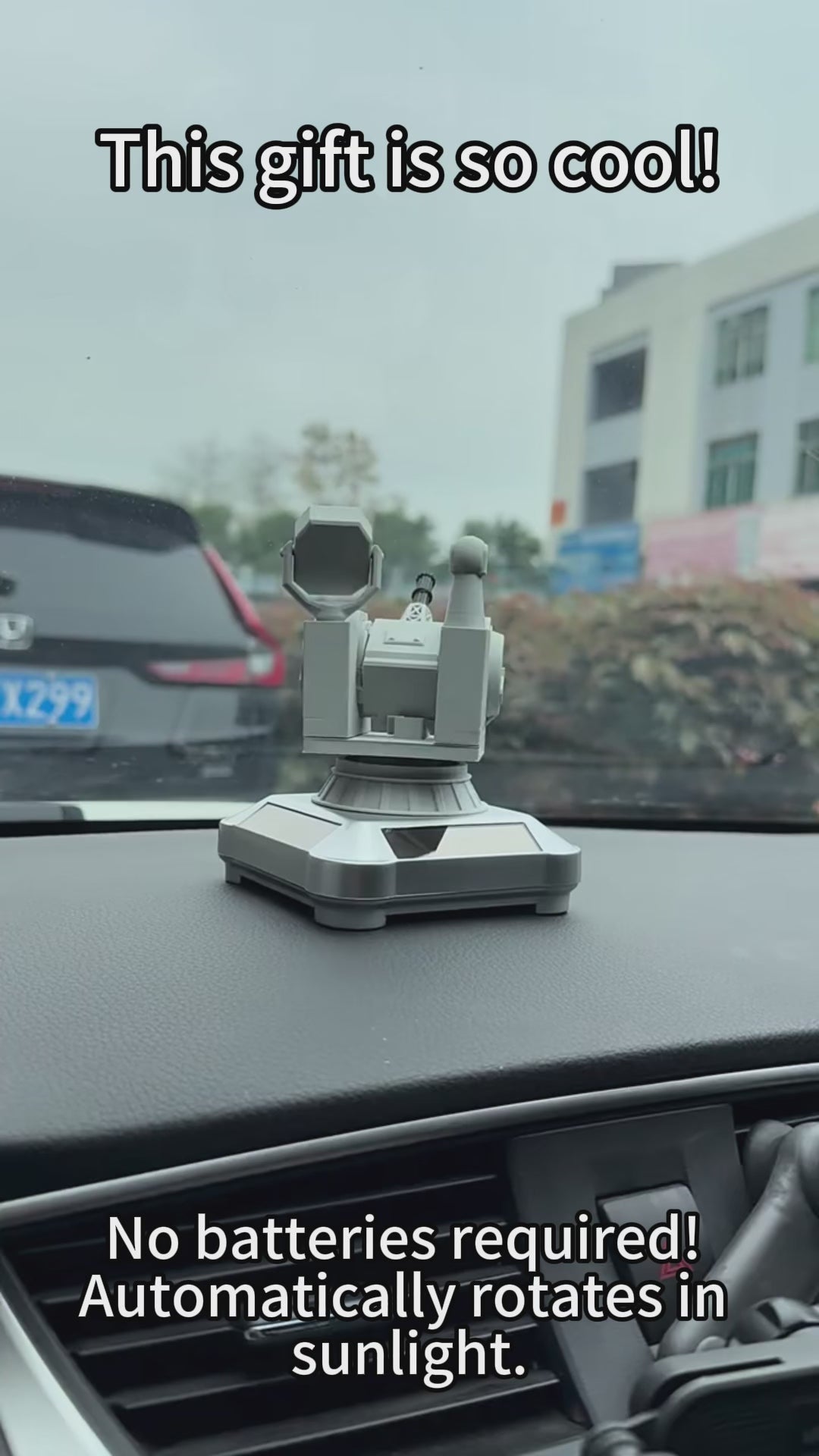 Vehicle-Mounted Solar-Powered Automatic Rotating Military Model | FREE SHIPPING